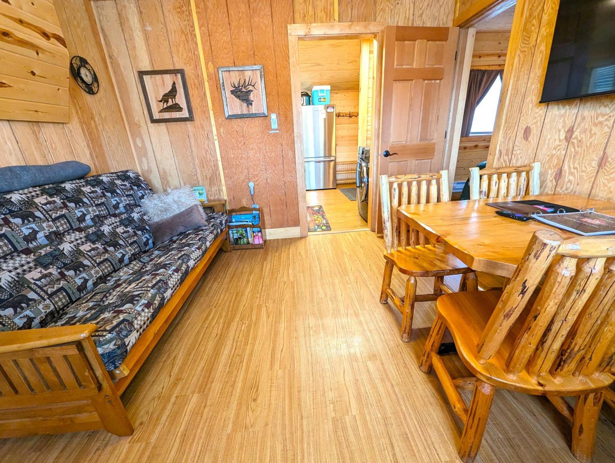Yellowstone'S Treasure Cabins Гардинер Экстерьер фото
