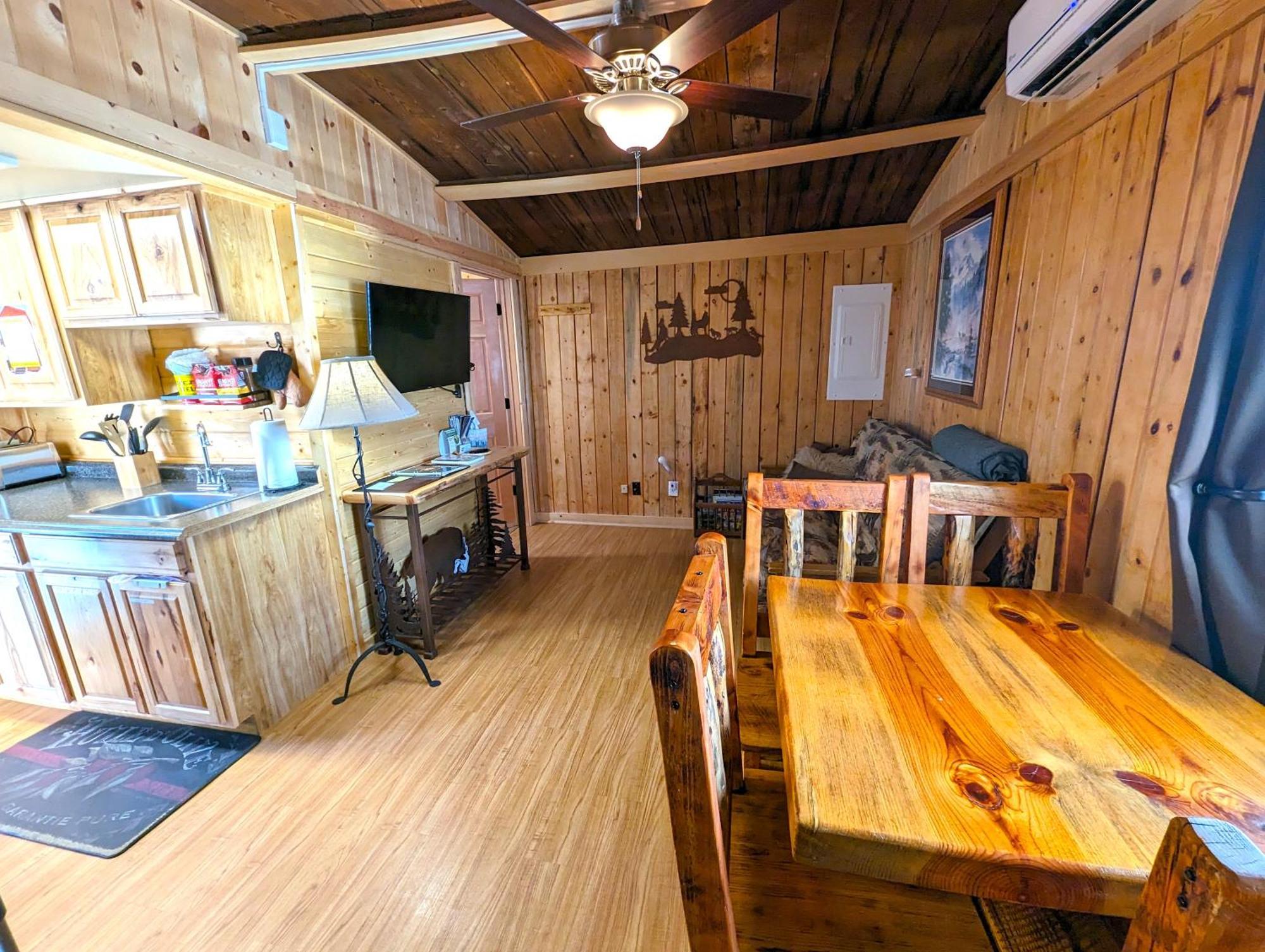 Yellowstone'S Treasure Cabins Гардинер Экстерьер фото